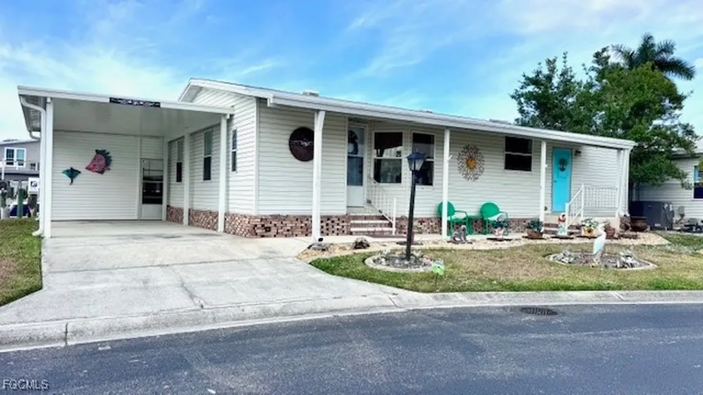 5533 Adam Drive North Fort Myers FL 33917