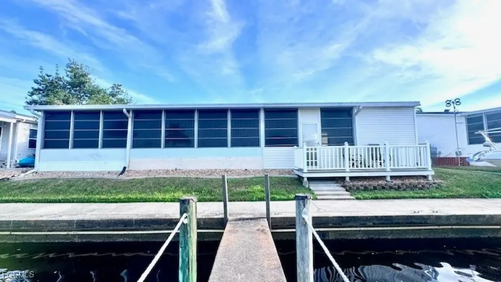 5533 Adam Drive North Fort Myers FL 33917