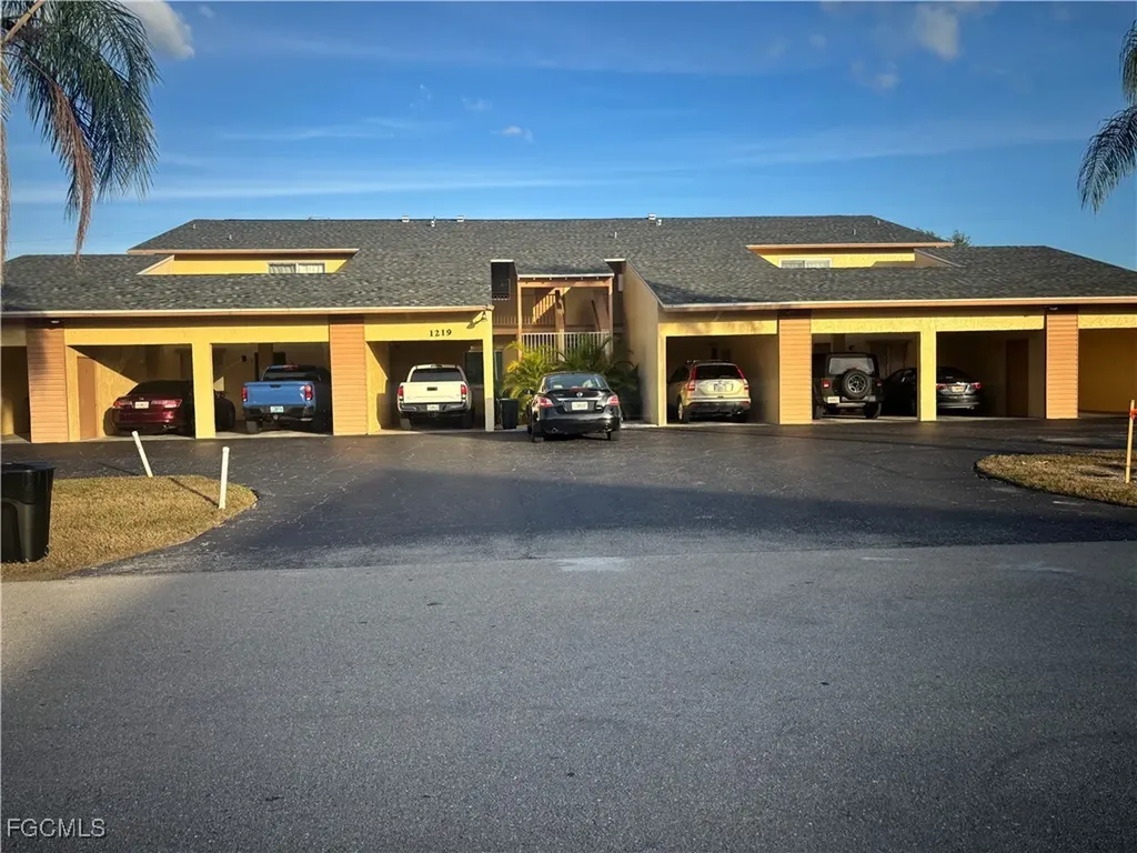 1219 SE 23rd Place Cape Coral FL 33990