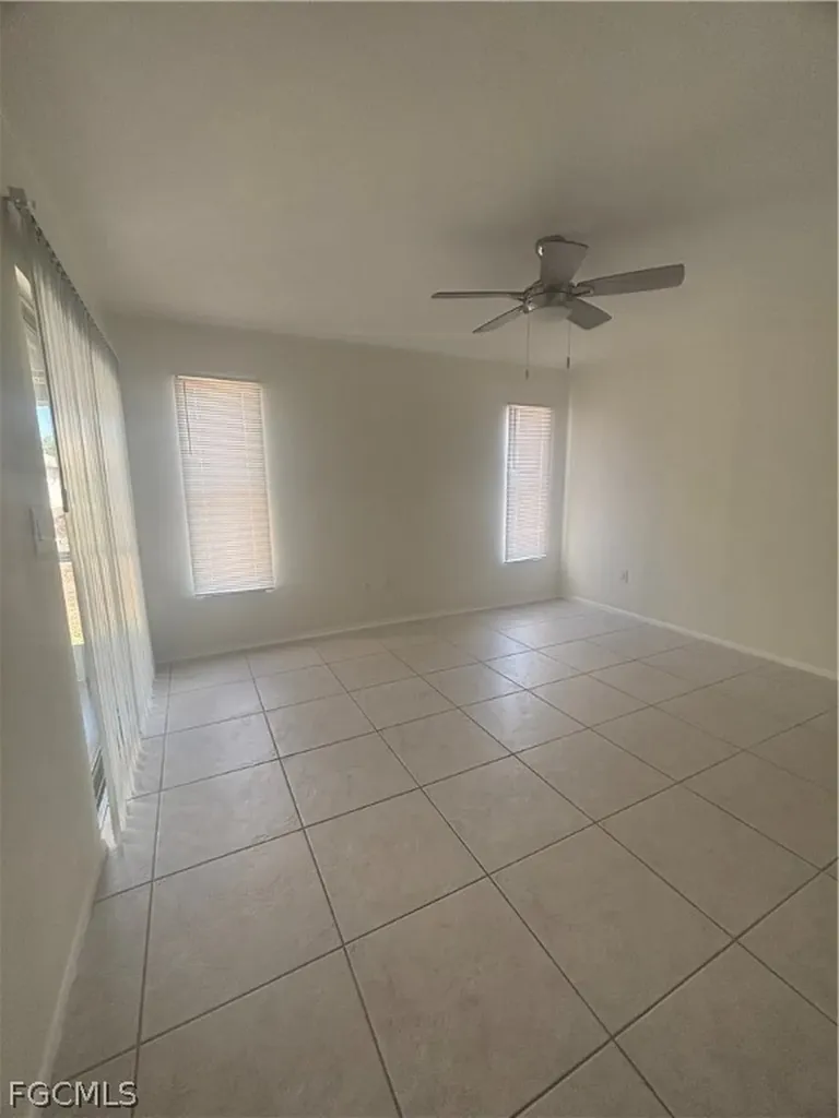 1219 SE 23rd Place Cape Coral FL 33990