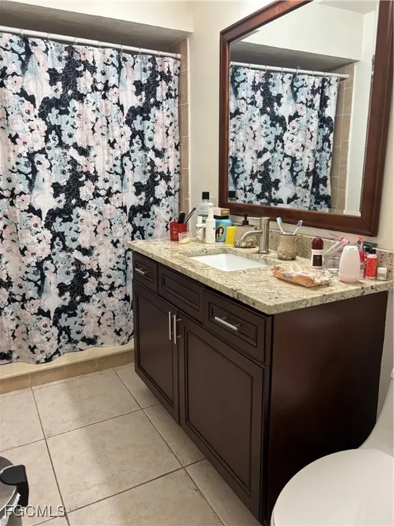 1219 SE 23rd Place Cape Coral FL 33990