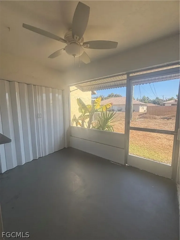 1219 SE 23rd Place Cape Coral FL 33990