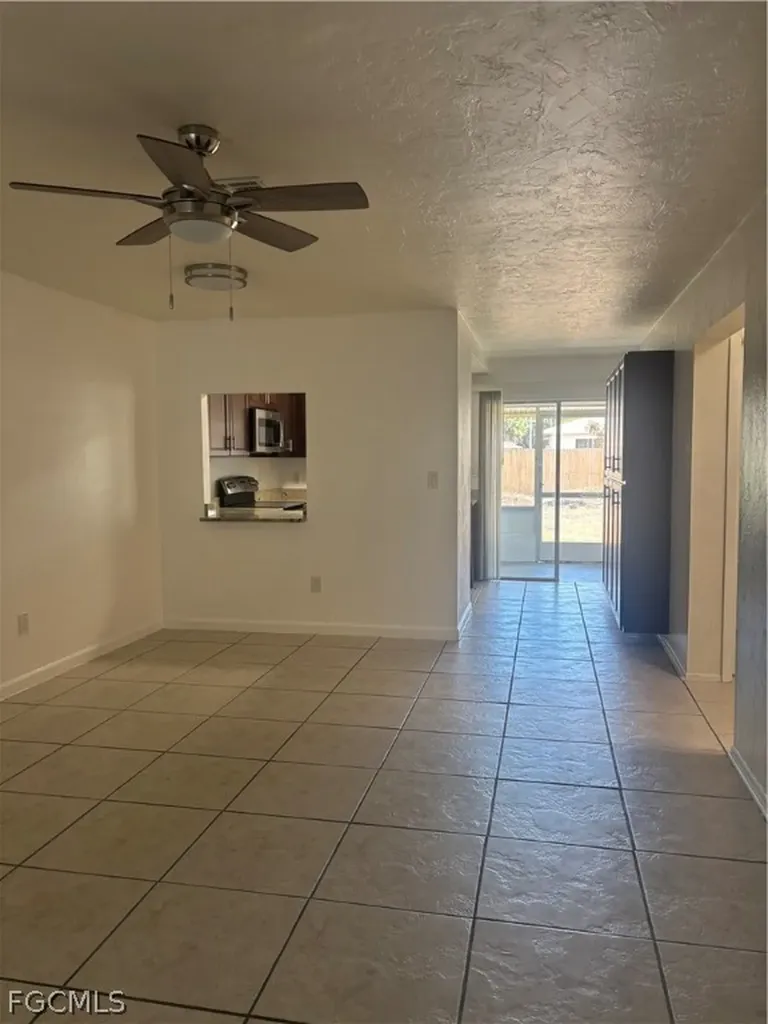 1219 SE 23rd Place Cape Coral FL 33990