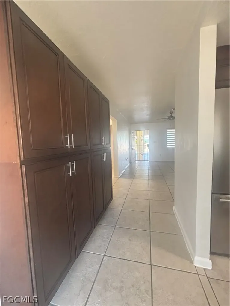 1219 SE 23rd Place Cape Coral FL 33990