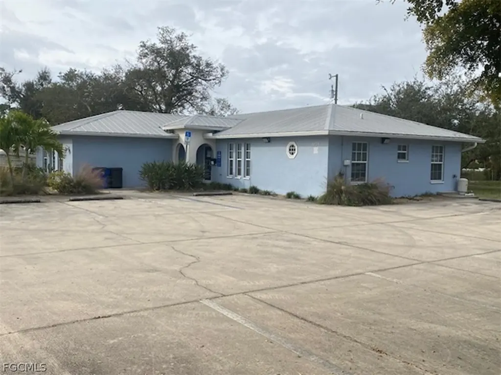 1329 Hibiscus Drive Cape Coral FL 33909