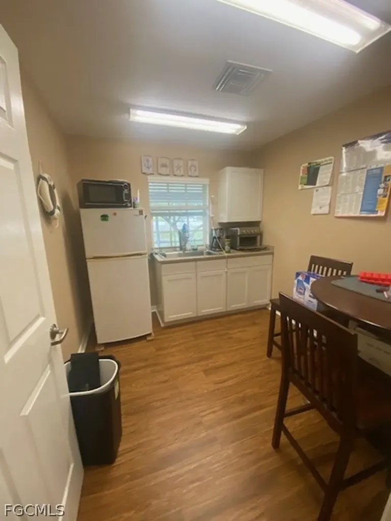 1329 Hibiscus Drive Cape Coral FL 33909