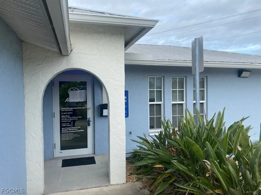 1329 Hibiscus Drive Cape Coral FL 33909