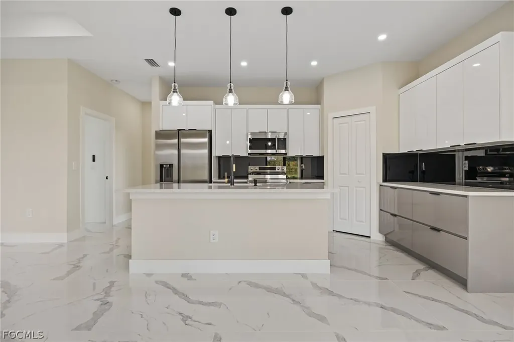 3113 26th Street SW Lehigh Acres FL 33976