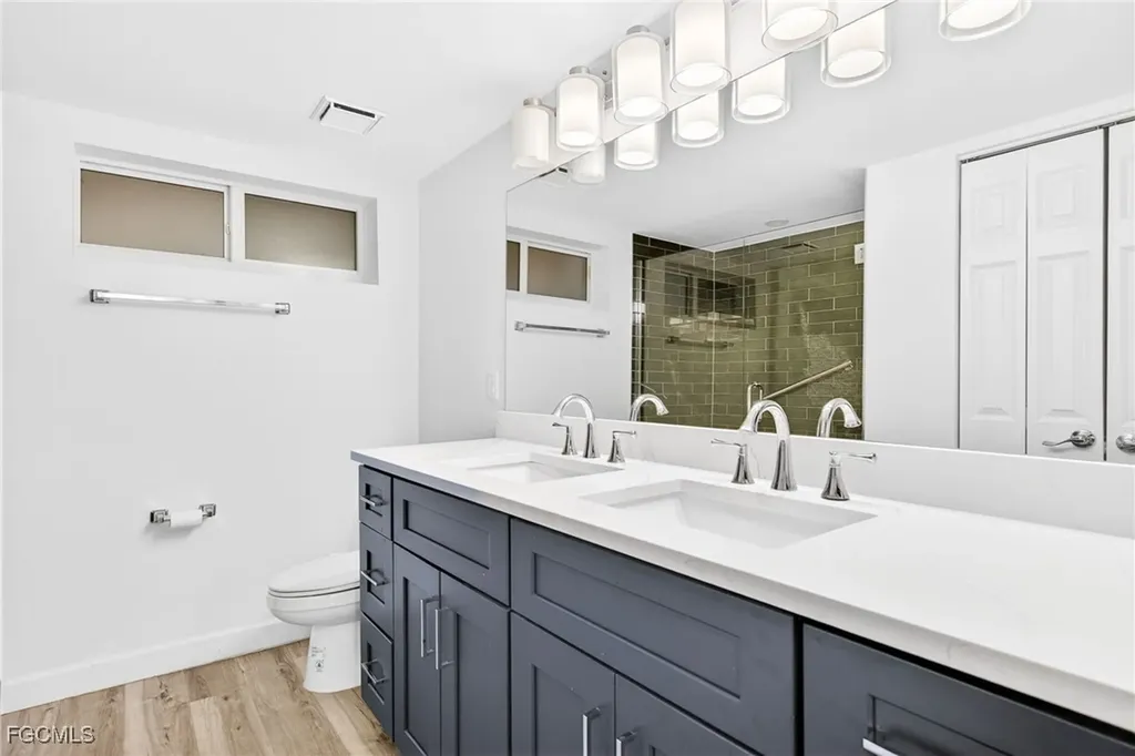 200 Periwinkle Way Sanibel FL 33957