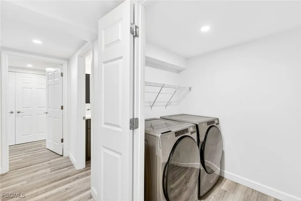 200 Periwinkle Way Sanibel FL 33957