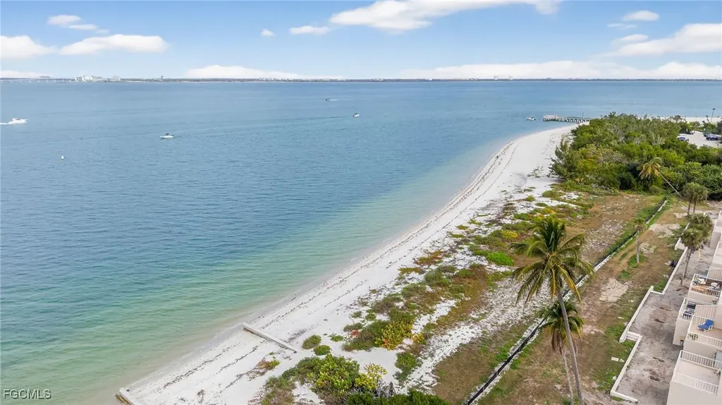 200 Periwinkle Way Sanibel FL 33957