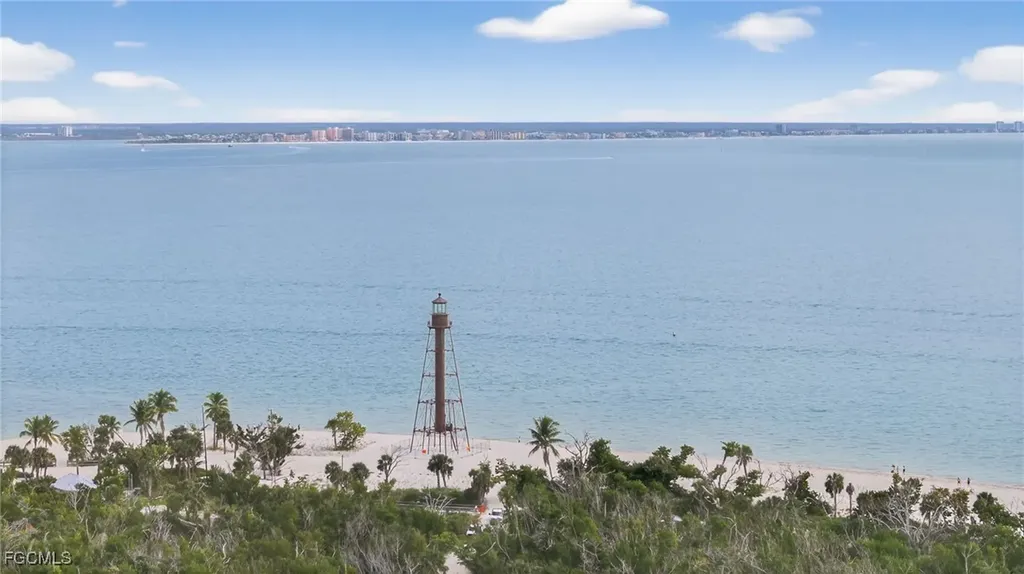 200 Periwinkle Way Sanibel FL 33957