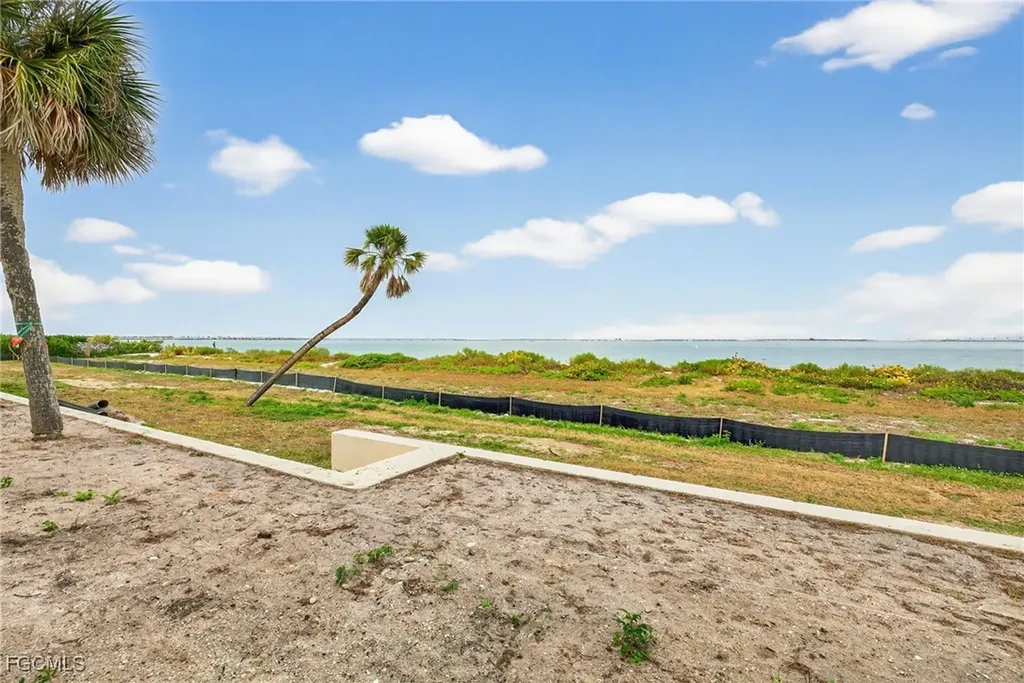 200 Periwinkle Way Sanibel FL 33957