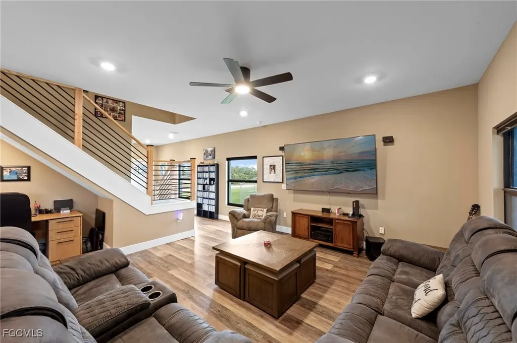 4215 15th Street SW Lehigh Acres FL 33976