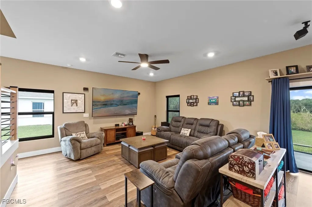 4215 15th Street SW Lehigh Acres FL 33976