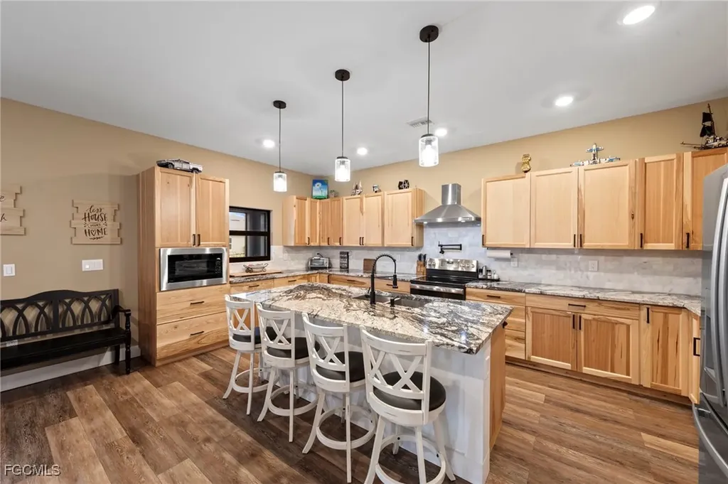 4215 15th Street SW Lehigh Acres FL 33976