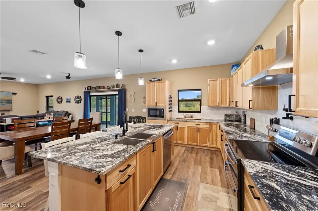 4215 15th Street SW Lehigh Acres FL 33976