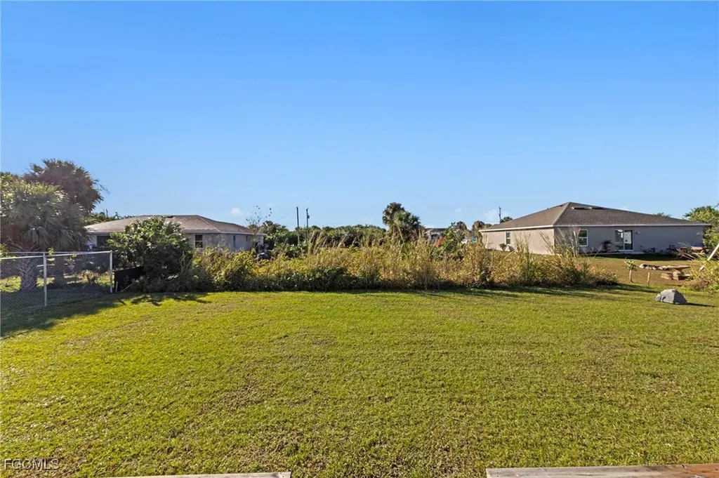 4215 15th Street SW Lehigh Acres FL 33976