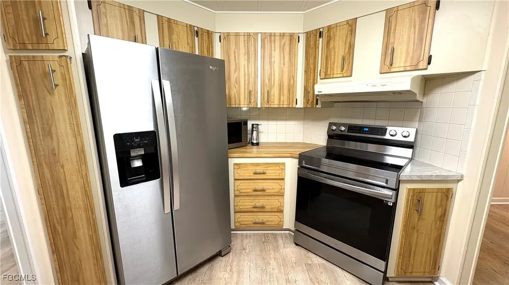 580 Winning Way North Fort Myers FL 33917