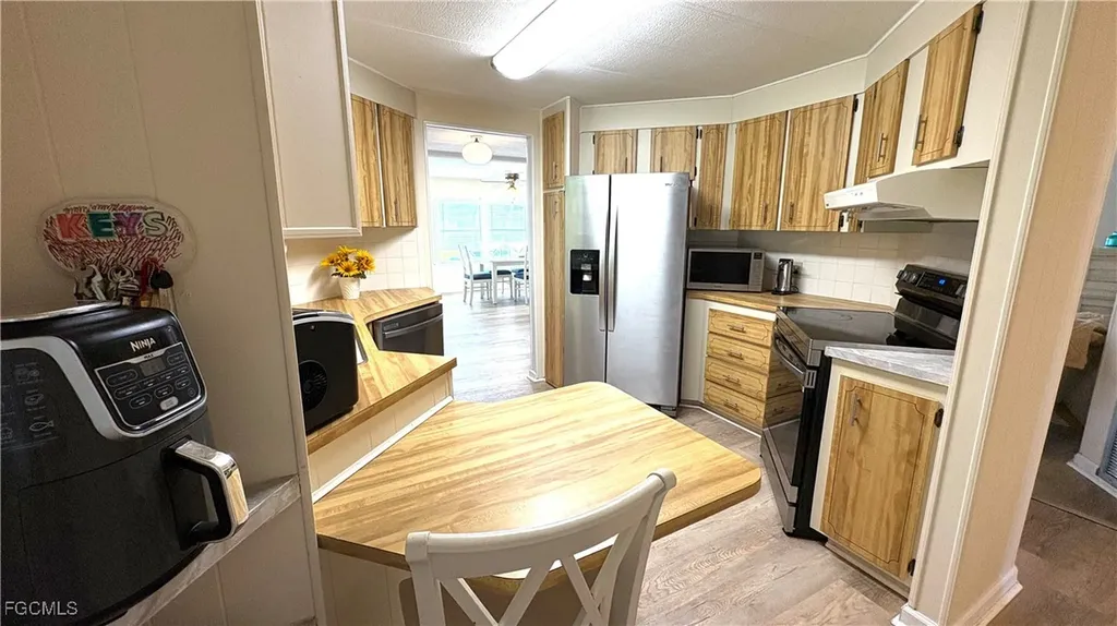 580 Winning Way North Fort Myers FL 33917