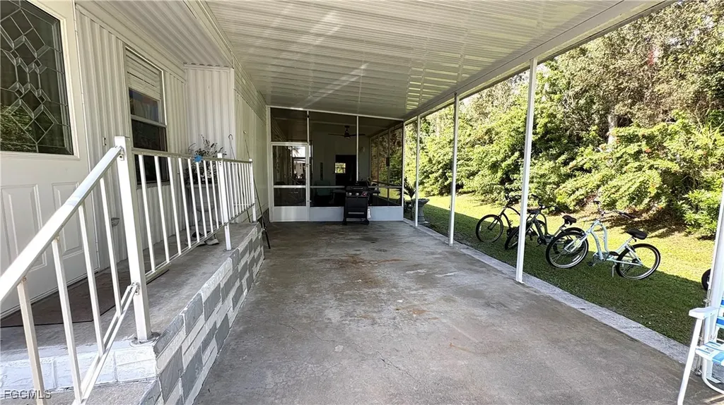 580 Winning Way North Fort Myers FL 33917