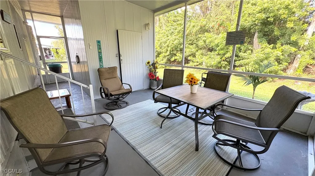 580 Winning Way North Fort Myers FL 33917