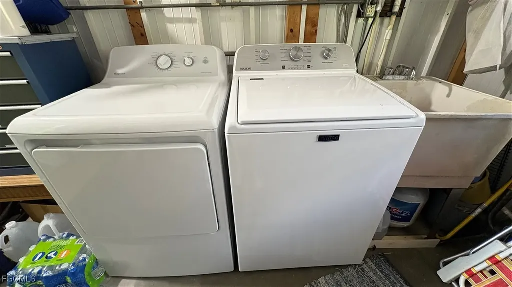 580 Winning Way North Fort Myers FL 33917