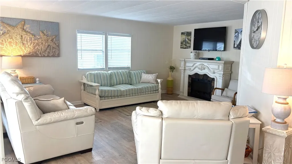 580 Winning Way North Fort Myers FL 33917