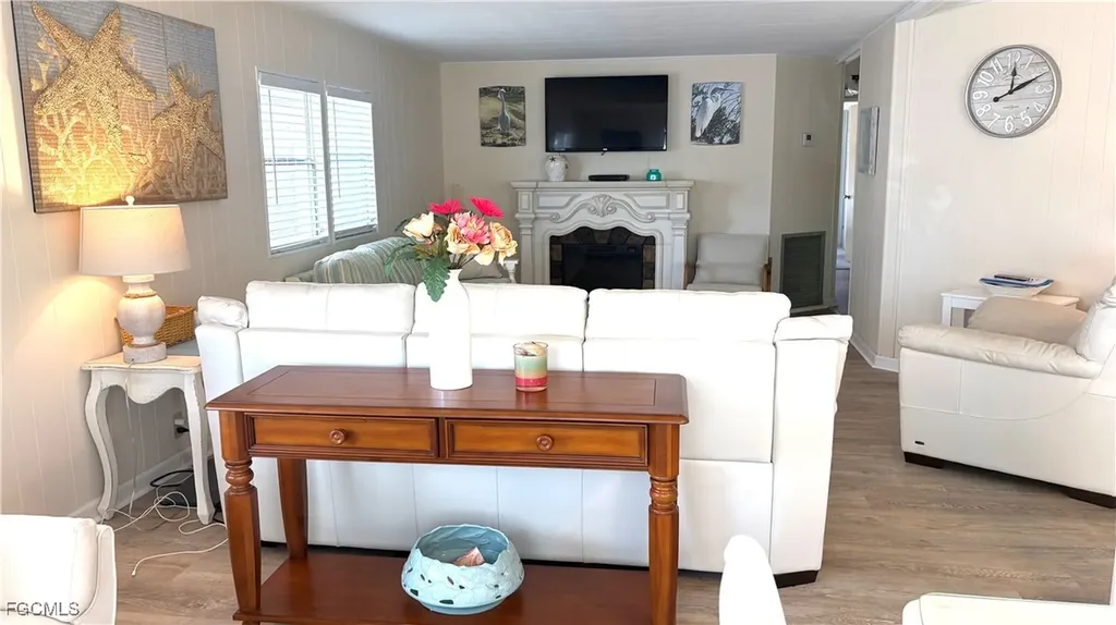 580 Winning Way North Fort Myers FL 33917