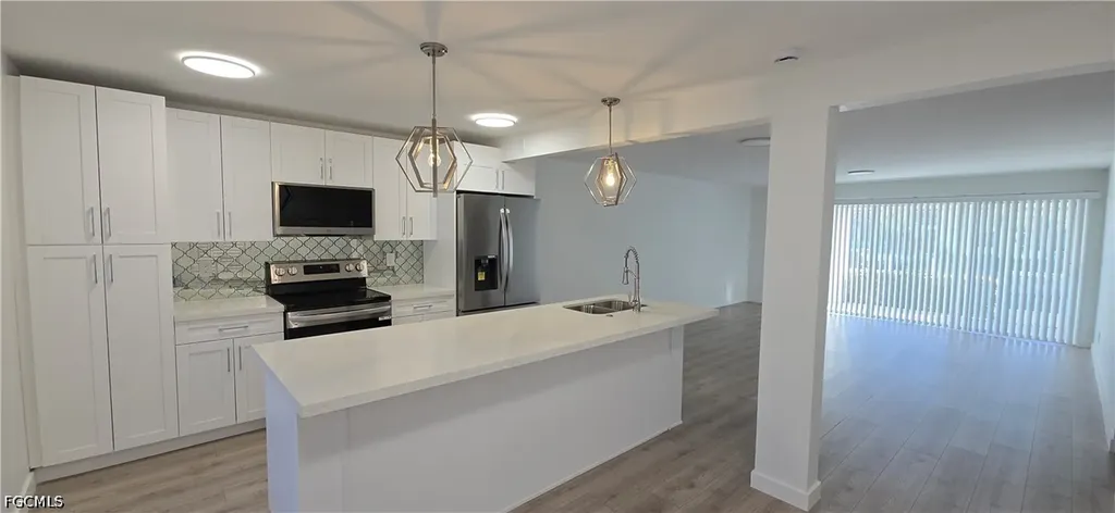1404 SE 40th Street Cape Coral FL 33904