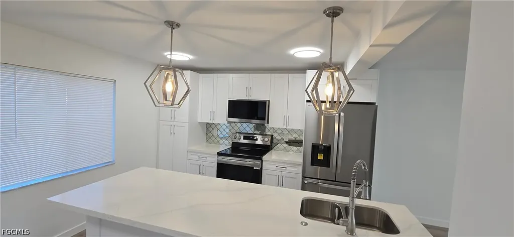 1404 SE 40th Street Cape Coral FL 33904