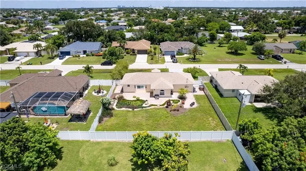 628 SE 9th Place Cape Coral FL 33990