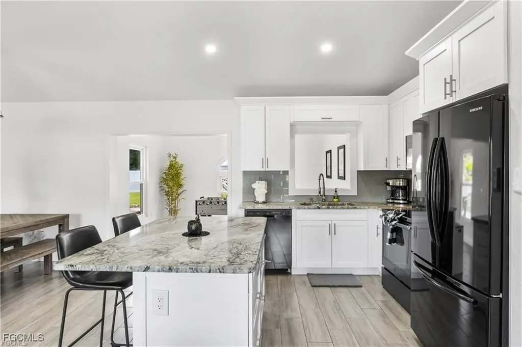 628 SE 9th Place Cape Coral FL 33990