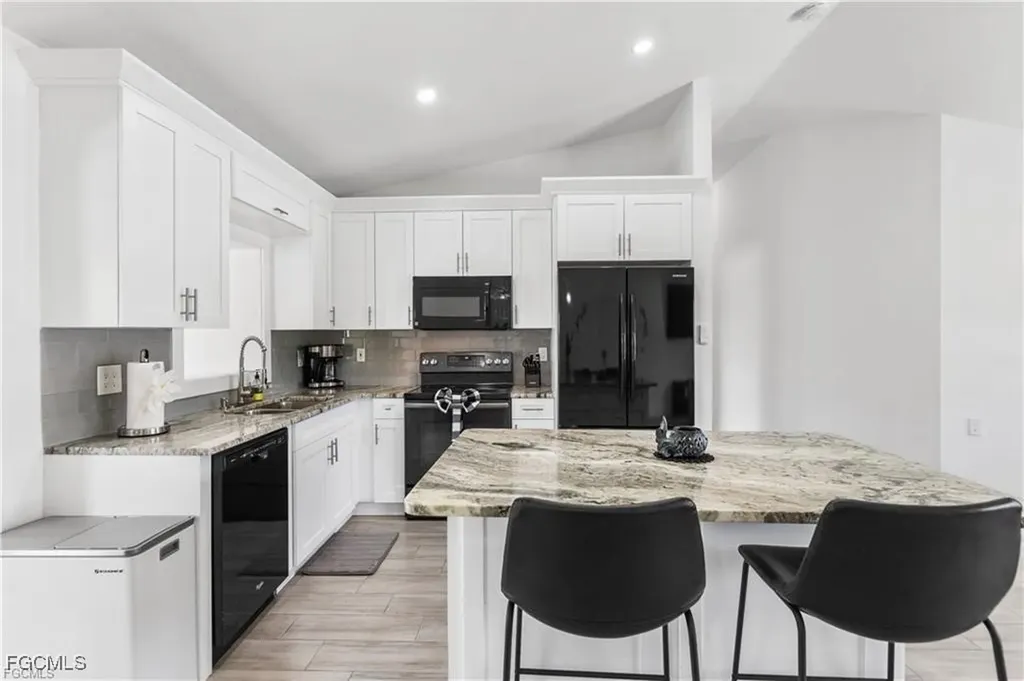 628 SE 9th Place Cape Coral FL 33990
