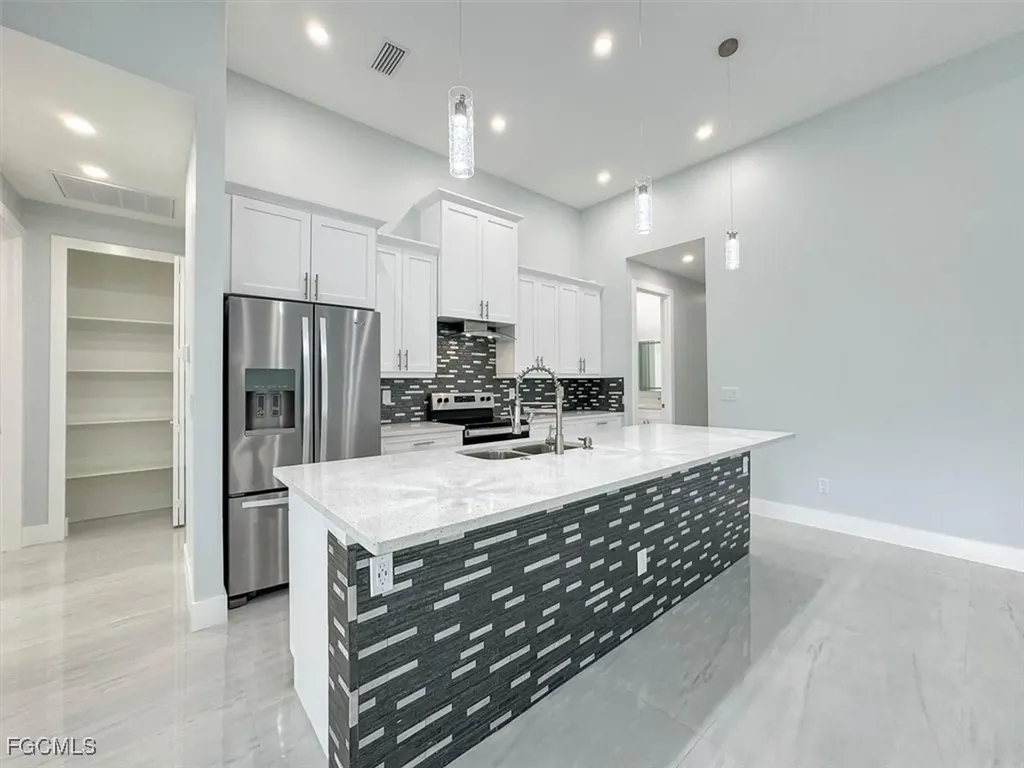 2535 SW 5th Avenue Cape Coral FL 33914