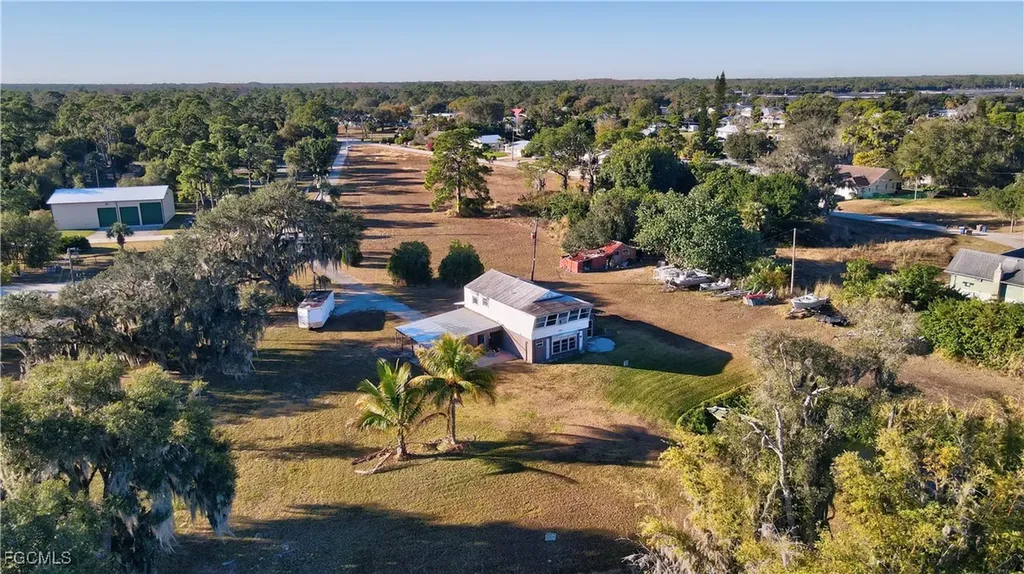 2111 Gardner Court Alva FL 33920