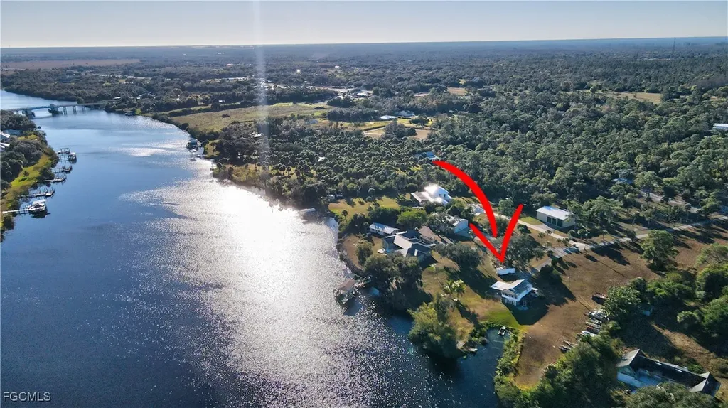 2111 Gardner Court Alva FL 33920