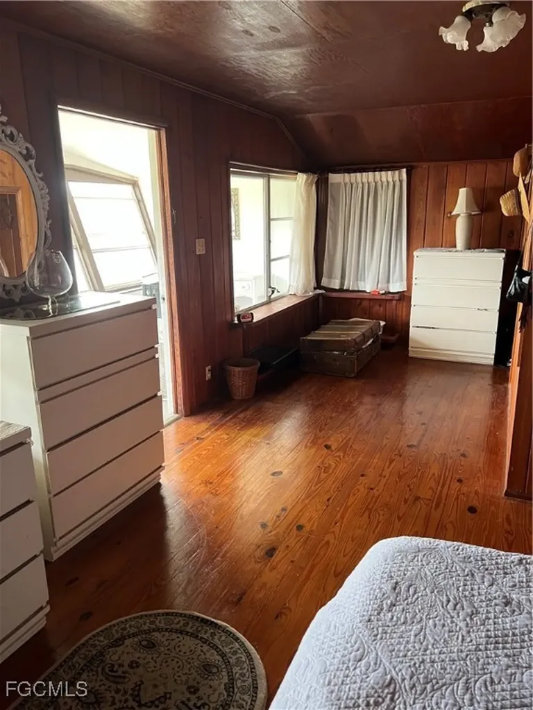 2111 Gardner Court Alva FL 33920