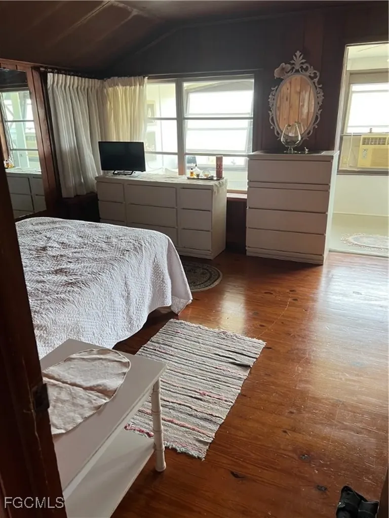 2111 Gardner Court Alva FL 33920