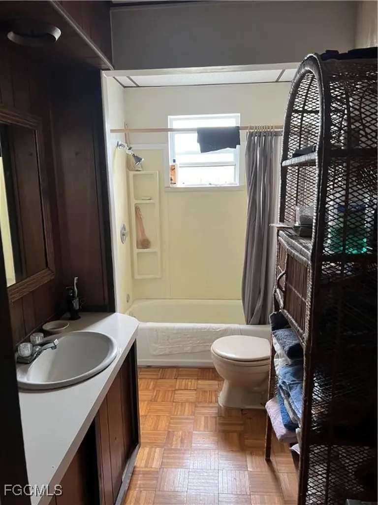 2111 Gardner Court Alva FL 33920