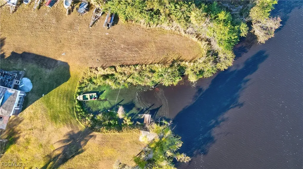 2111 Gardner Court Alva FL 33920