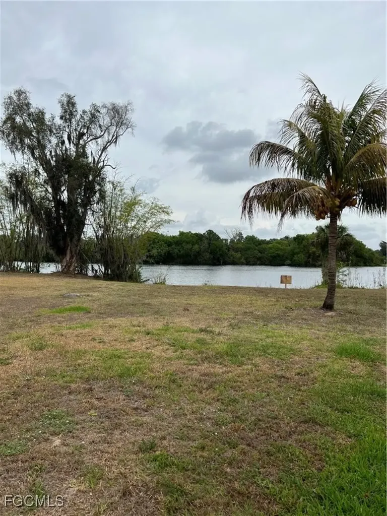 2111 Gardner Court Alva FL 33920