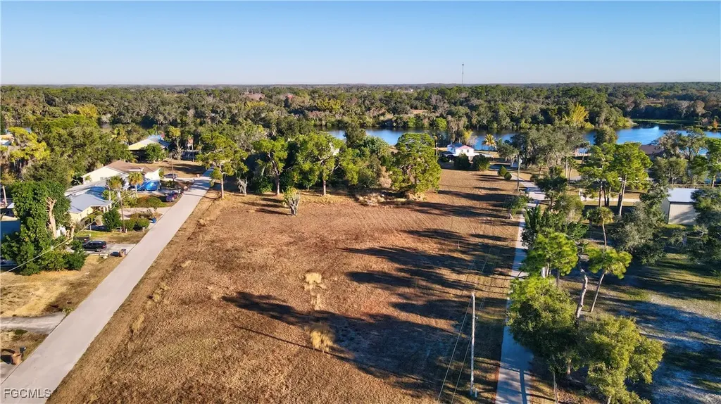2111 Gardner Court Alva FL 33920