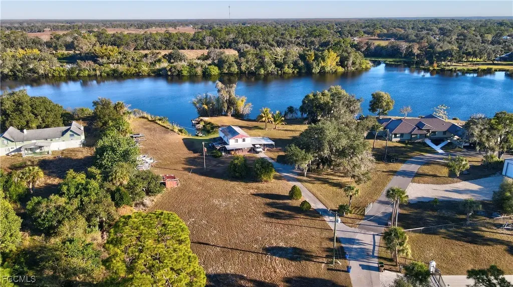 2111 Gardner Court Alva FL 33920