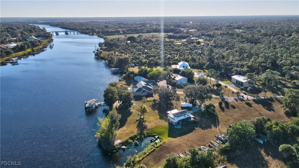 2111 Gardner Court Alva FL 33920