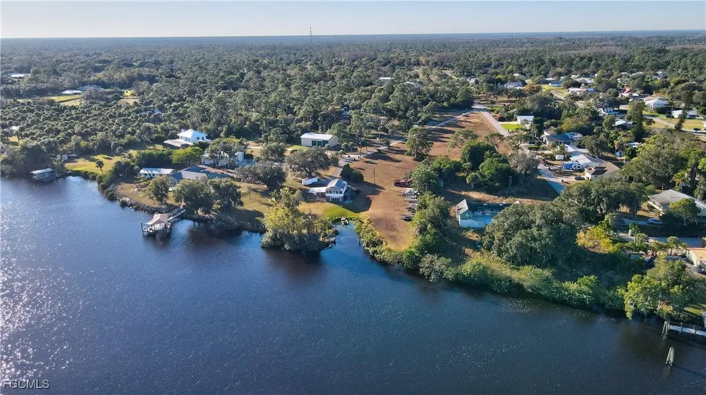 2111 Gardner Court Alva FL 33920