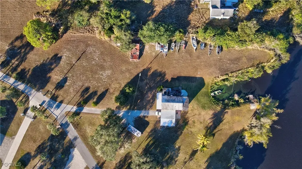 2111 Gardner Court Alva FL 33920