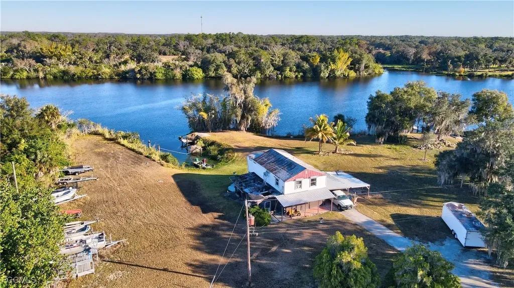 2111 Gardner Court Alva FL 33920