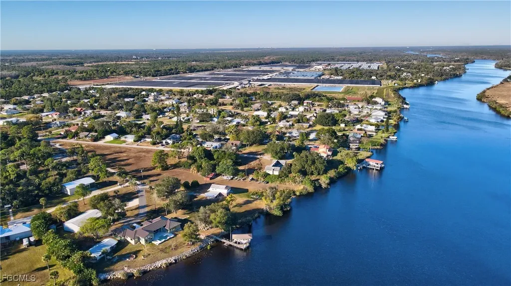 2111 Gardner Court Alva FL 33920