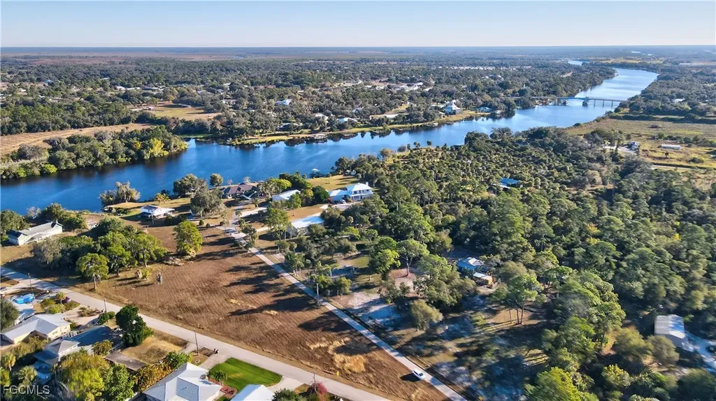 2111 Gardner Court Alva FL 33920